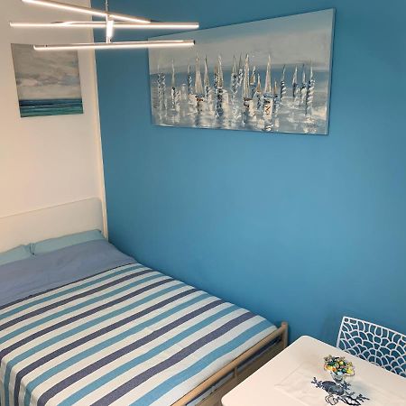 Indipendent Blue Apartment Ферара Екстериор снимка