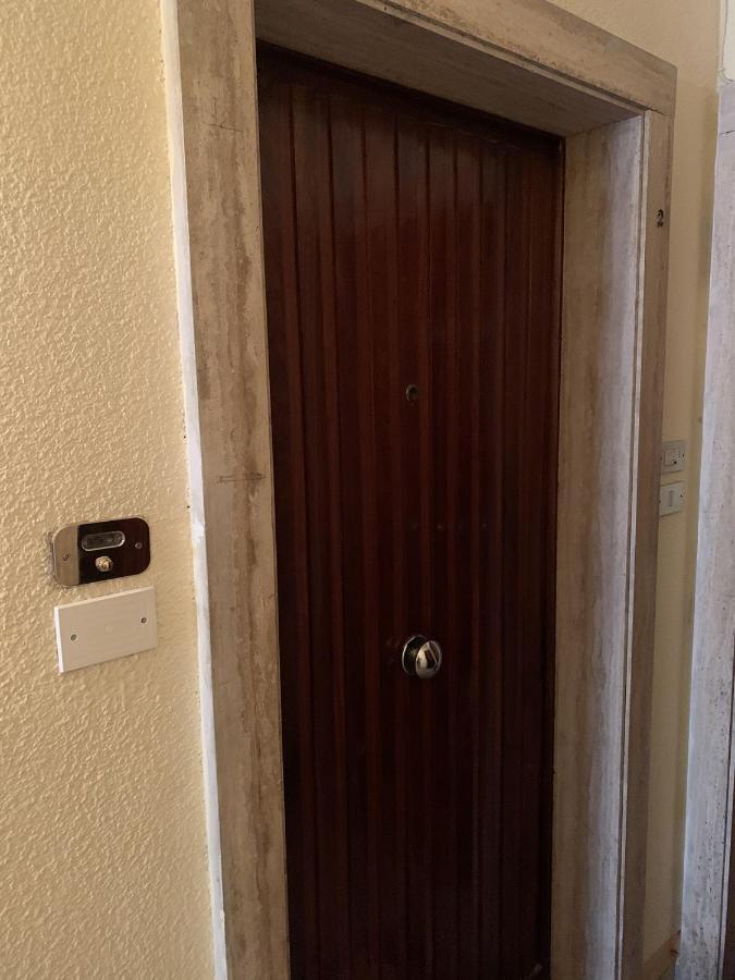 Indipendent Blue Apartment Ферара Екстериор снимка