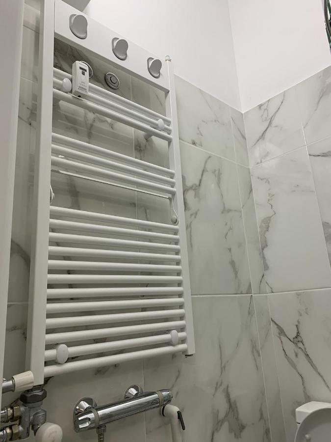 Indipendent Blue Apartment Ферара Екстериор снимка