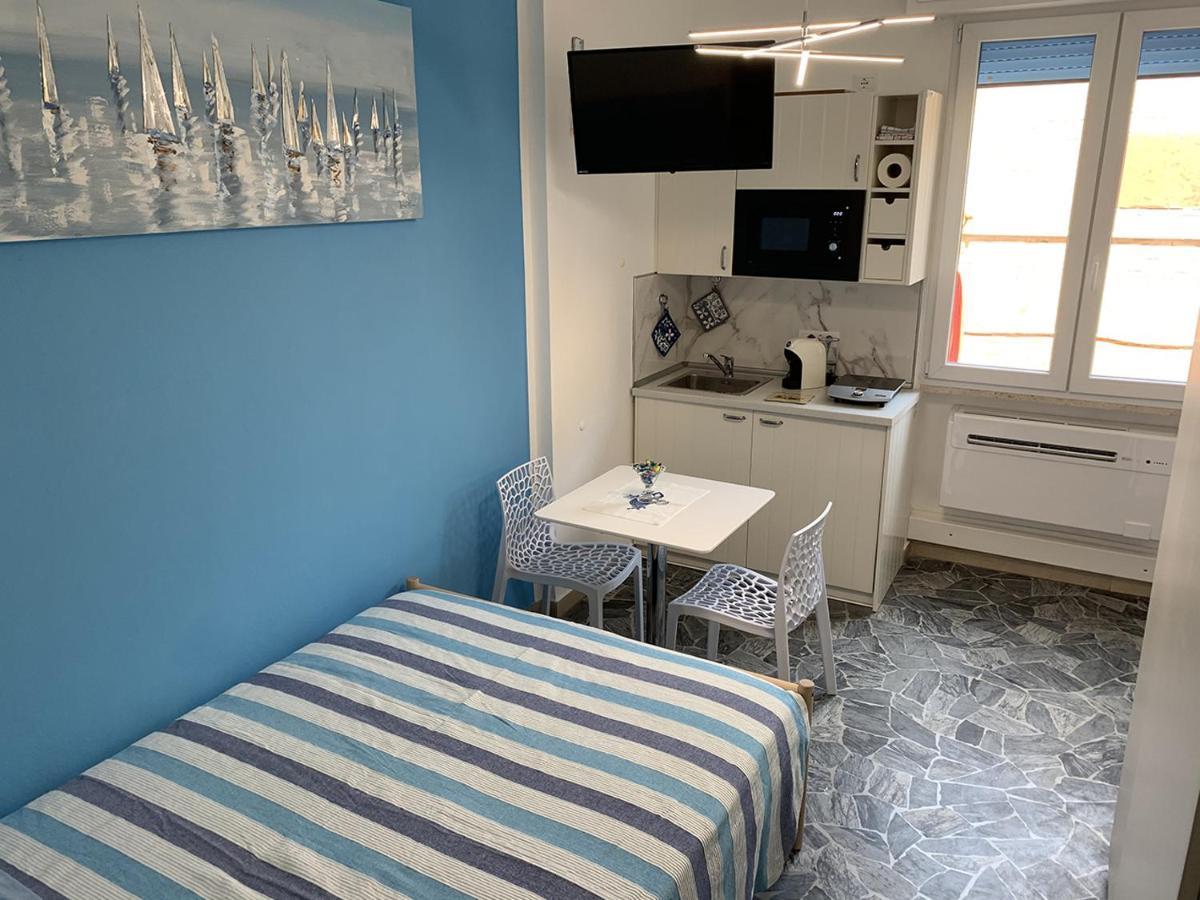 Indipendent Blue Apartment Ферара Екстериор снимка